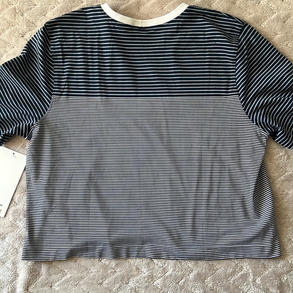 Lululemon Tee size XL - Picture 1 of 3